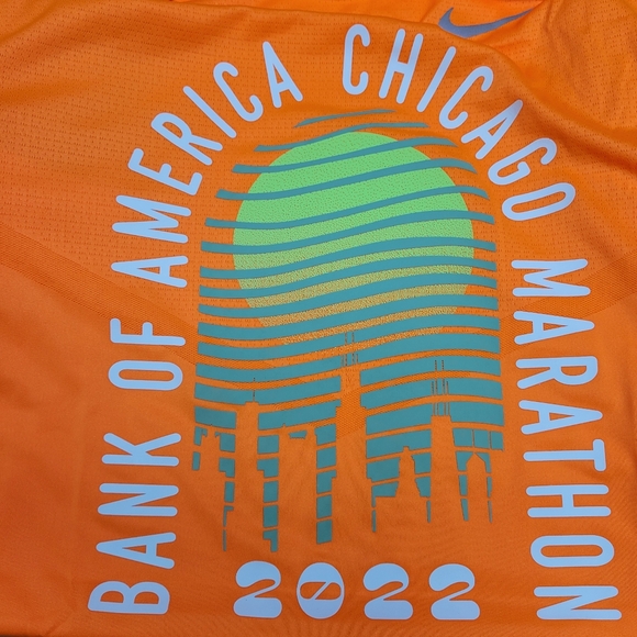 NWT Mens Nike 2022 Chicago Marathon Finisher Tee - Picture 3 of 4